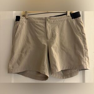 The North Face Shorts Women's Camping Hiking Outdoor Size Large Long